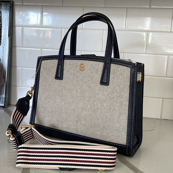 Tory Burch
Small Walker
Canvas Satchel - Picture 5 of 9